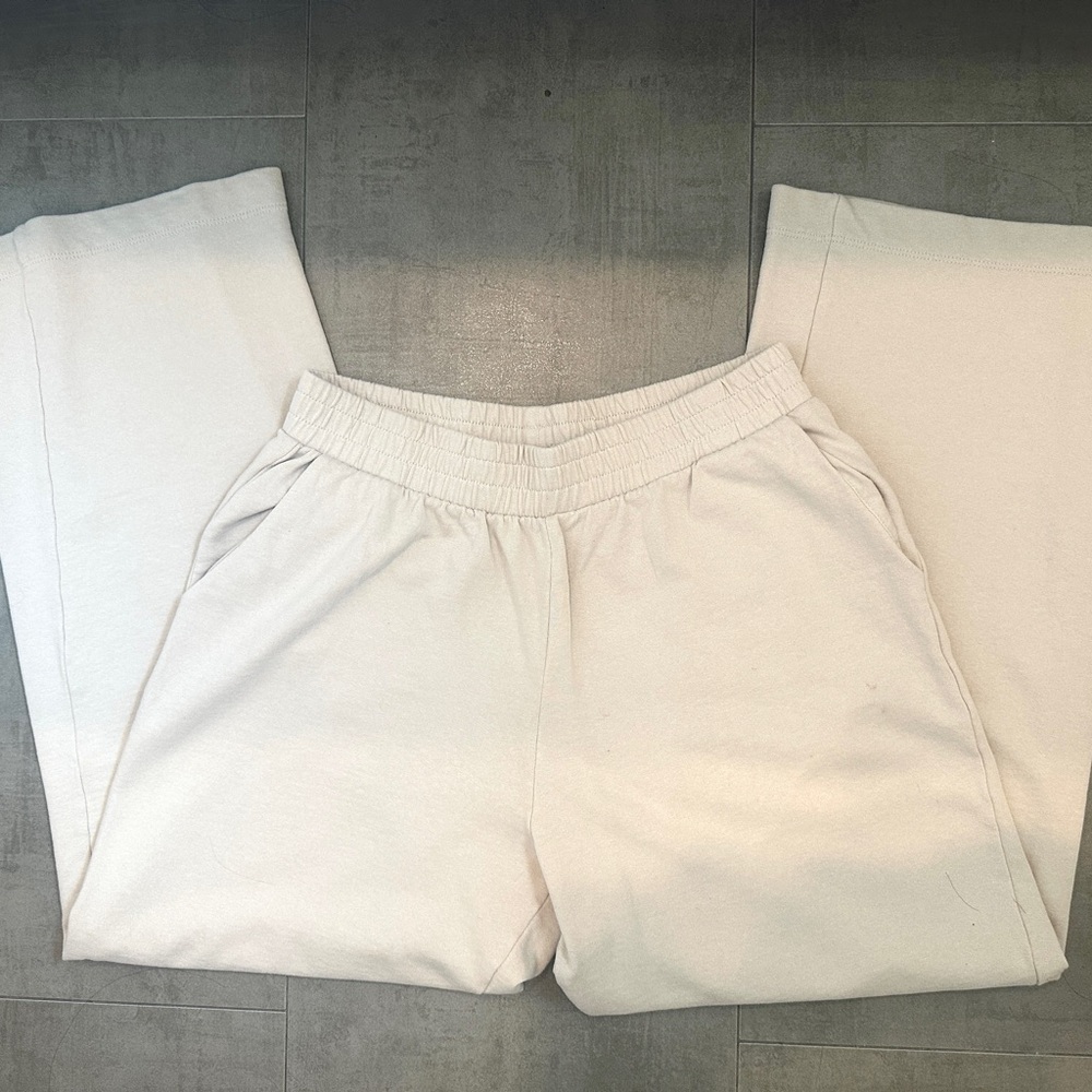 ZARA Wide Leg Cream Sweatpants